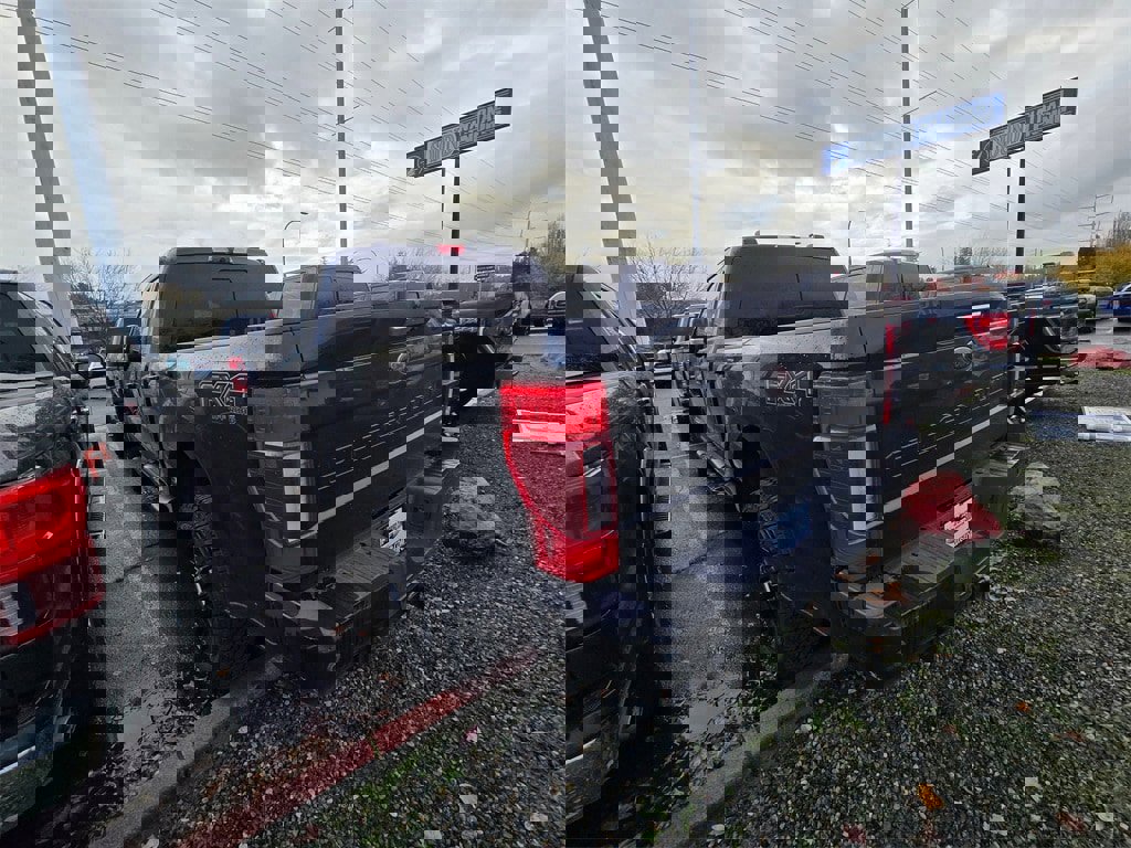 Used 2021 Ford F250 Lariat image 2