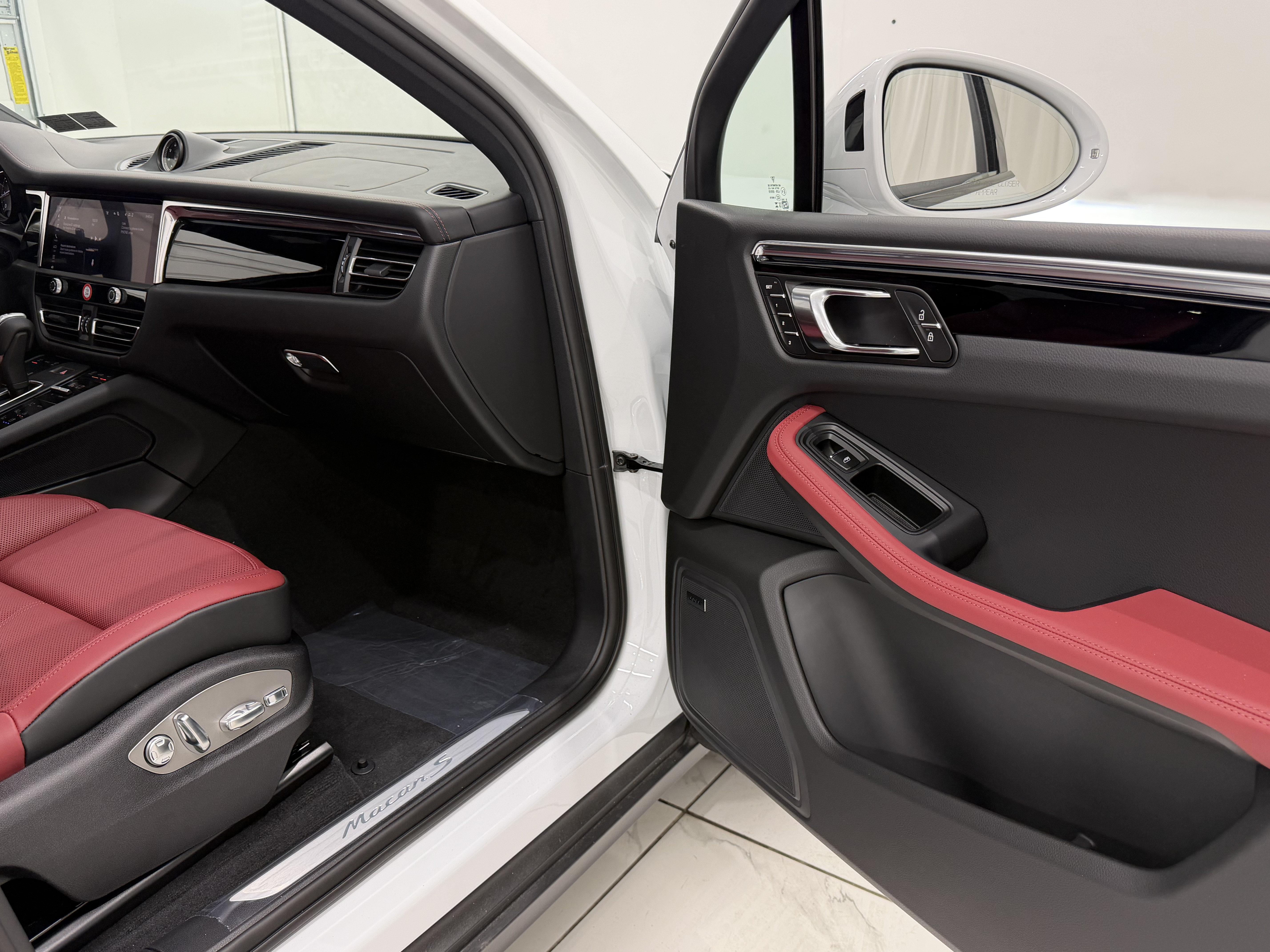 New 2026 Porsche Macan S AWD/4WD image 22