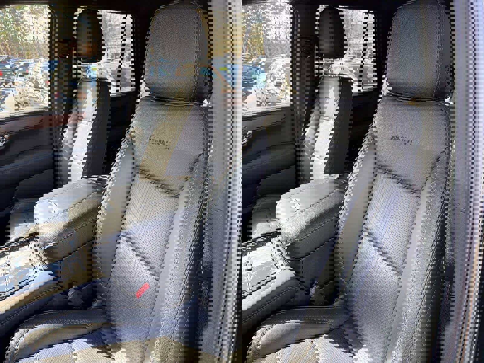 Used 2025 GMC Yukon Denali image 11