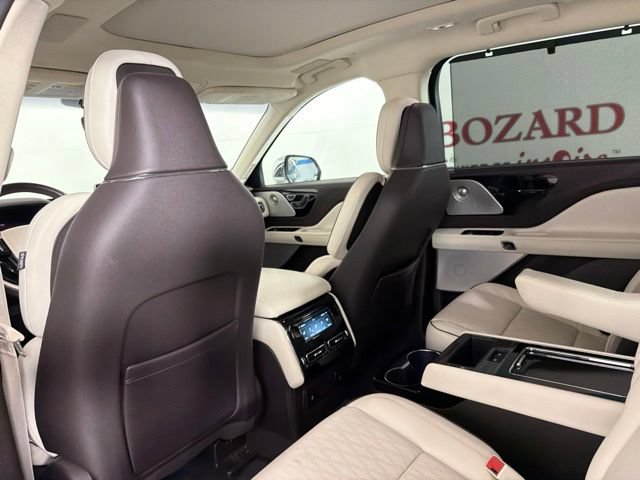 Certified 2021 Lincoln Aviator Black Label Grand Touring w/ Class IV Trailer Tow Package AWD/4WD image 14