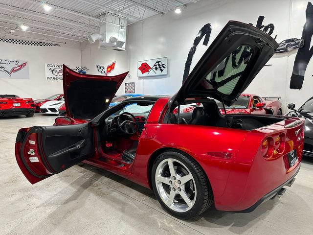 Used 2005 Chevrolet Corvette Coupe w/ Preferred Equipment Group RWD image 29