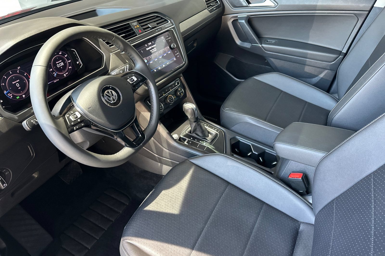 Used 2020 Volkswagen Tiguan SEL FWD image 10