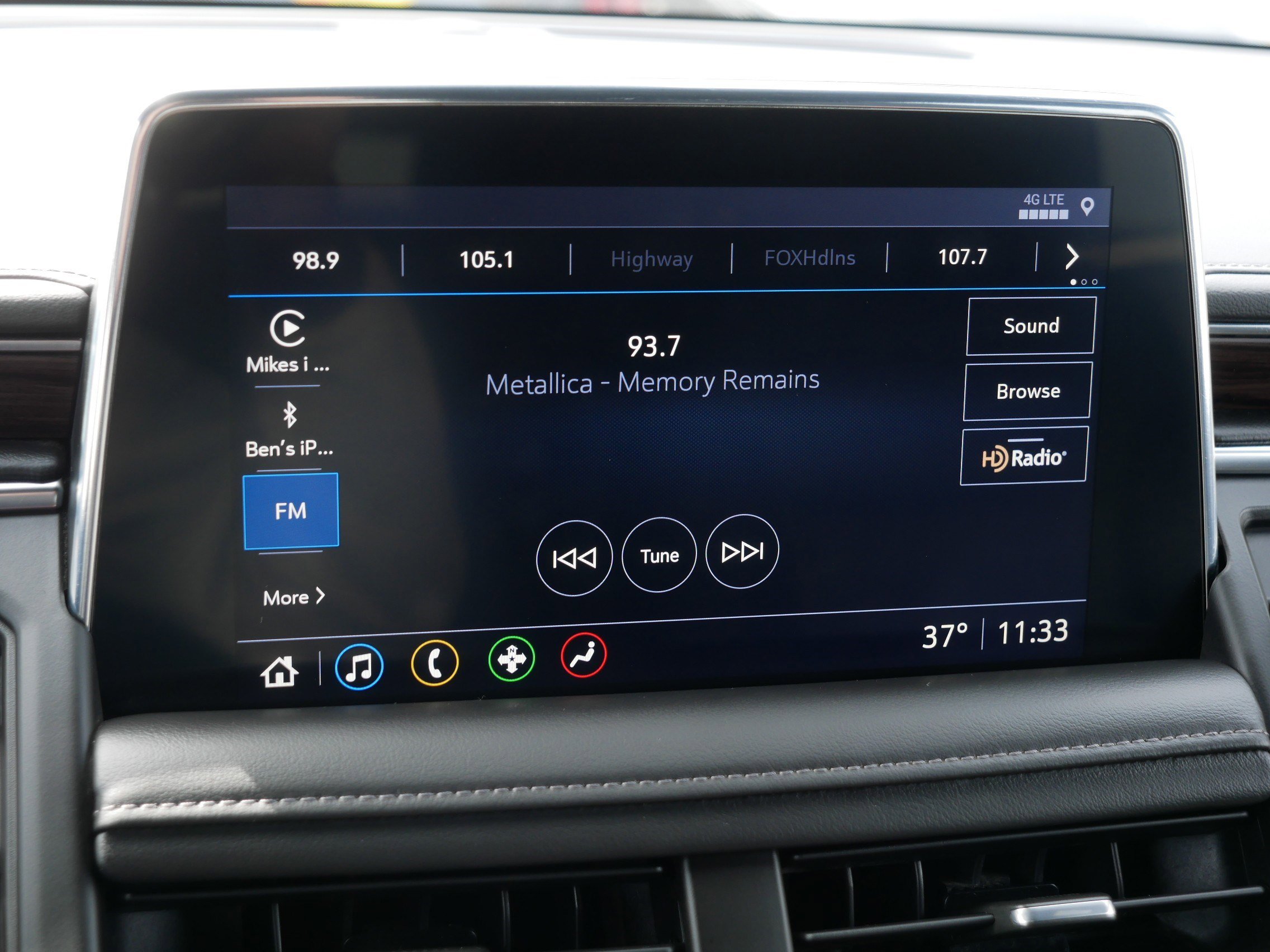 Used 2021 Chevrolet Suburban LT AWD/4WD image 22