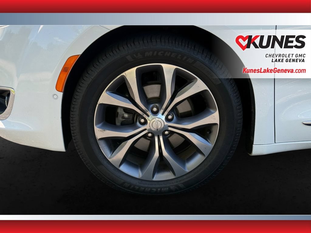 Used 2018 Chrysler Pacifica Limited w/ Advanced Safetytec Group FWD image 11