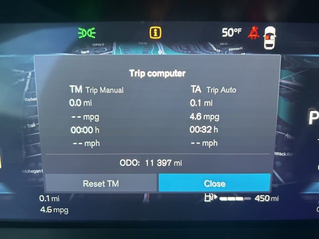 Certified 2025 Volvo XC40 B5 Plus image 22