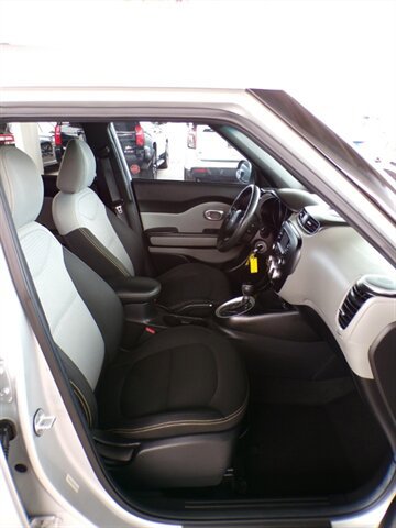 Used 2015 Kia Soul + FWD image 28