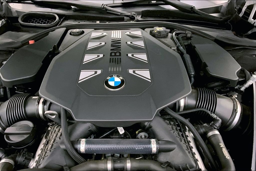 Certified 2023 BMW 760i xDrive AWD/4WD image 9