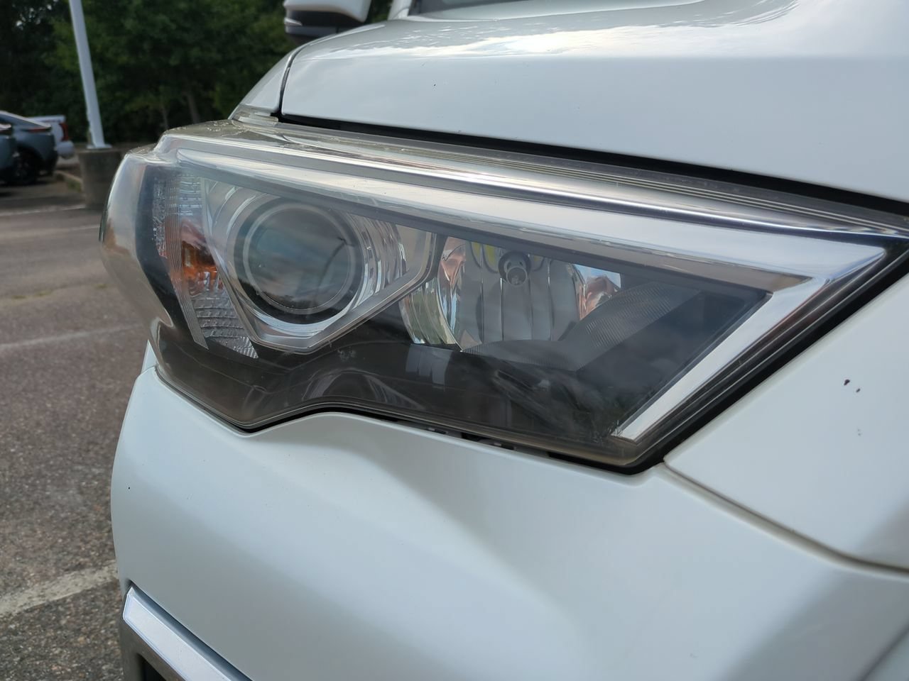 Used 2016 Toyota 4Runner Limited w/ Four Season Floor Mat Package AWD/4WD image 10