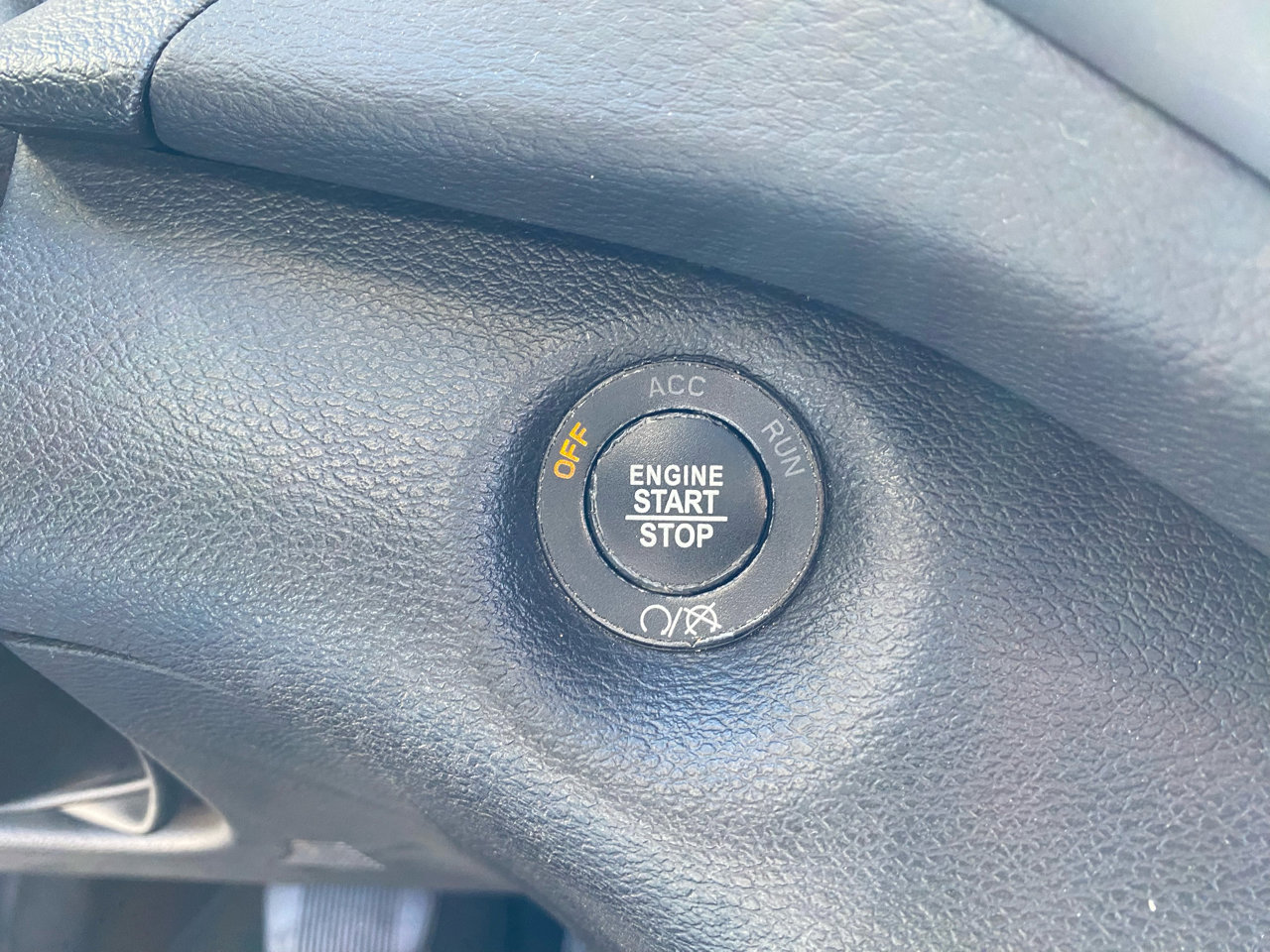 Used 2019 Jeep Cherokee Limited image 22