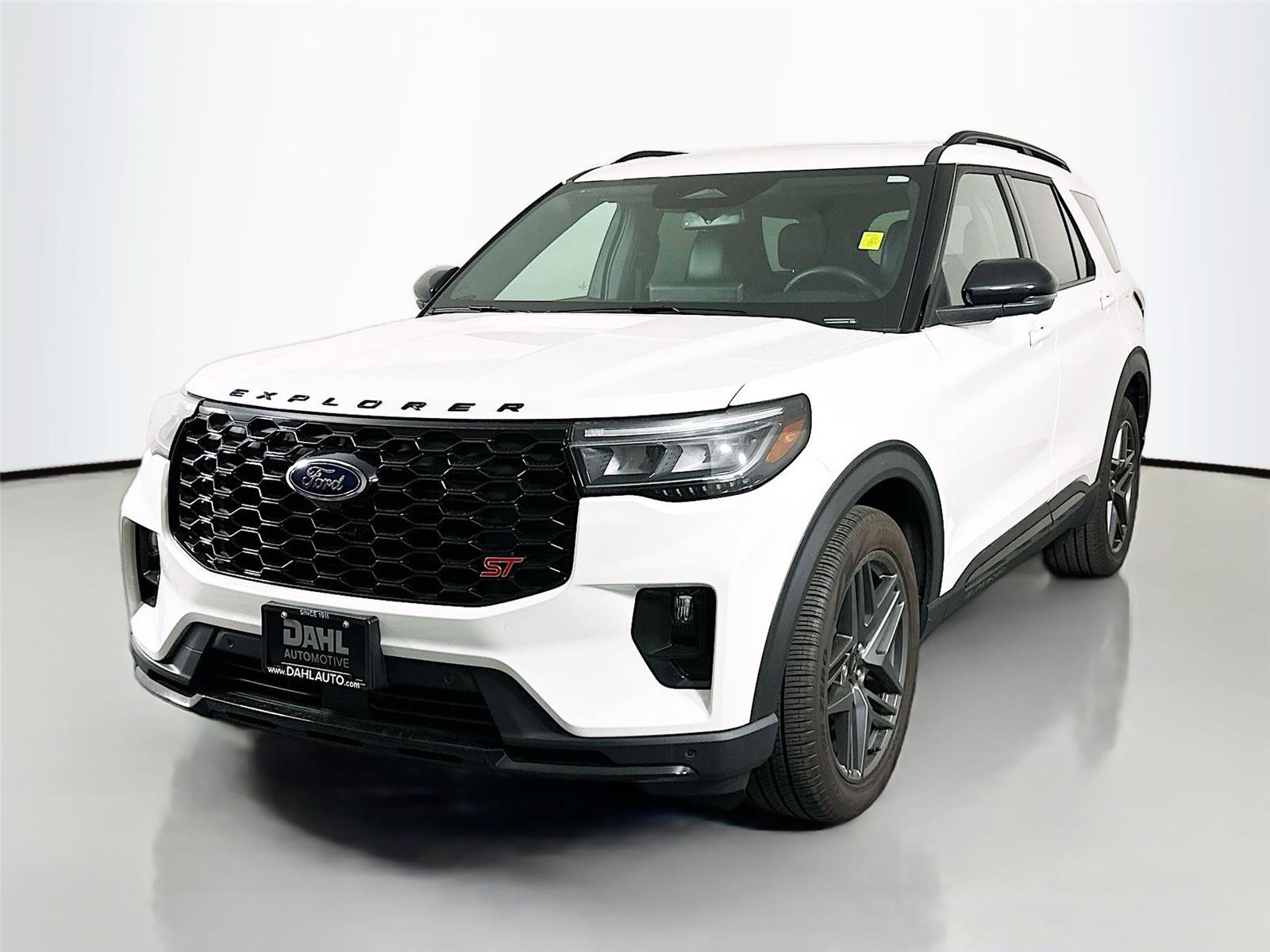 Used 2025 Ford Explorer ST AWD/4WD image 4