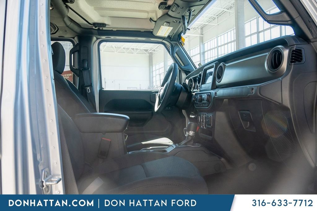 Used 2023 Jeep Gladiator Sport image 22