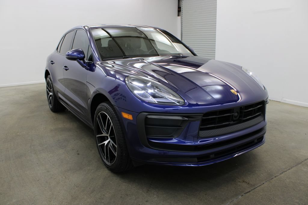 Certified 2023 Porsche Macan AWD/4WD image 9