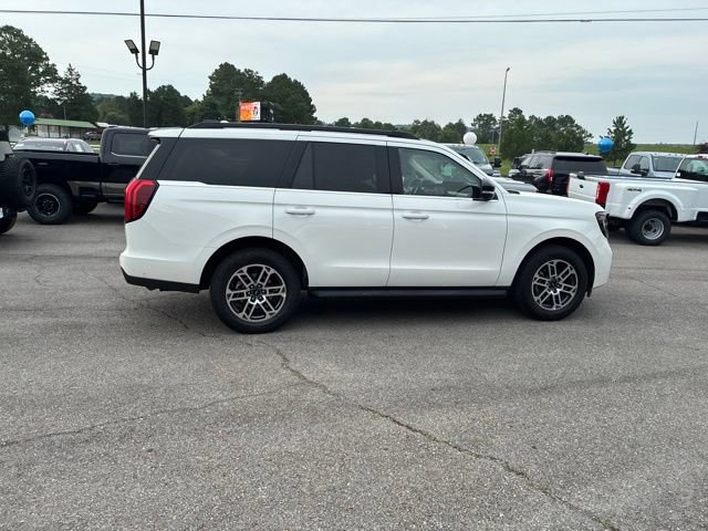 Used 2025 Ford Expedition Active AWD/4WD image 38