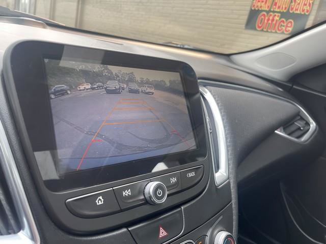 Used 2016 Chevrolet Malibu LT FWD image 23