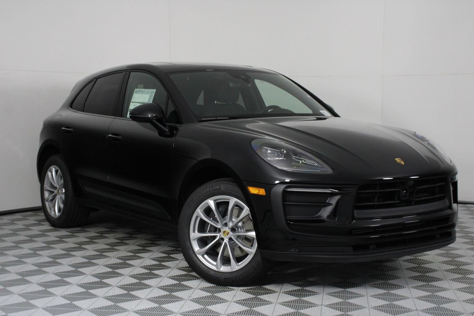 New 2026 Porsche Macan AWD/4WD image 9