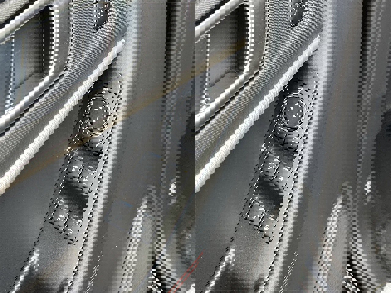 New 2026 Ford Explorer ST-Line w/ ST-Line Street Pack image 17