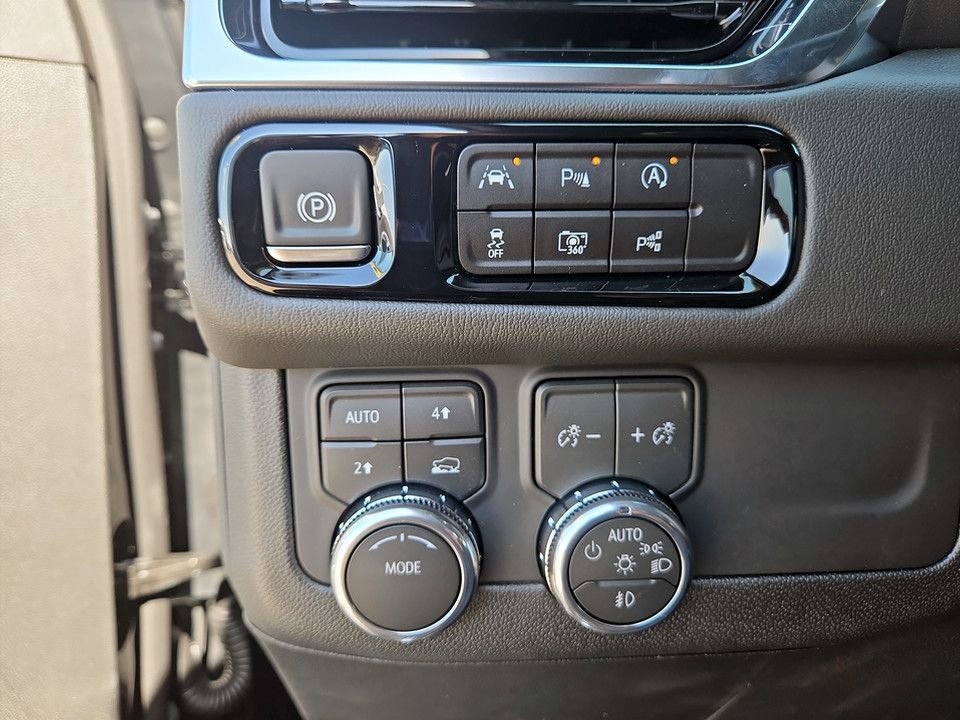 New 2026 GMC Yukon XL Denali w/ Sun & Power Step Package image 25