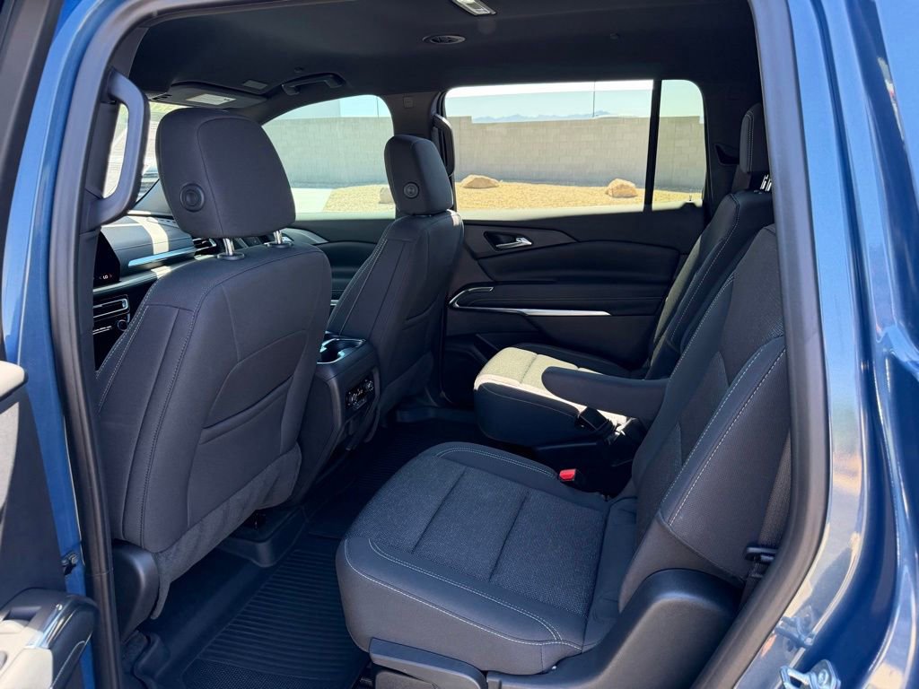 Used 2024 Chevrolet Traverse LT w/ Trailering Package FWD image 21