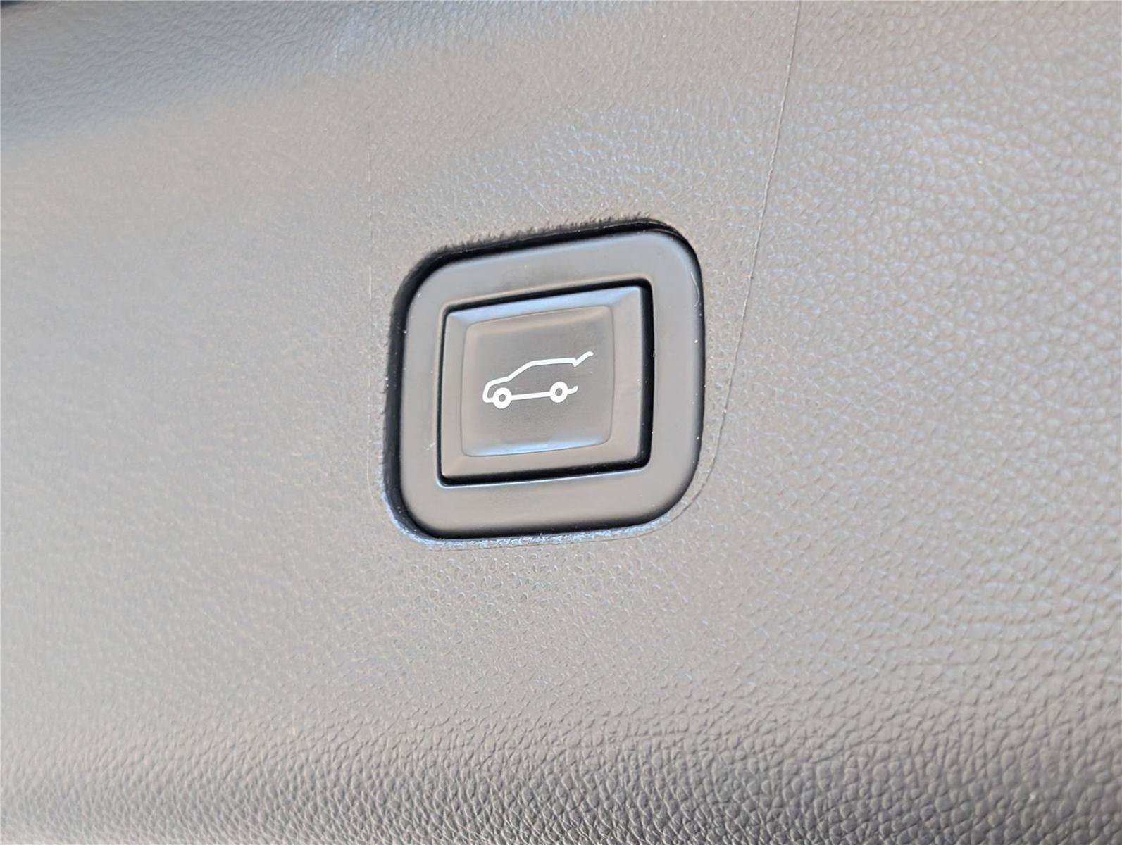 Used 2021 Buick Enclave Essence w/ Sound and Sites Package AWD/4WD image 15