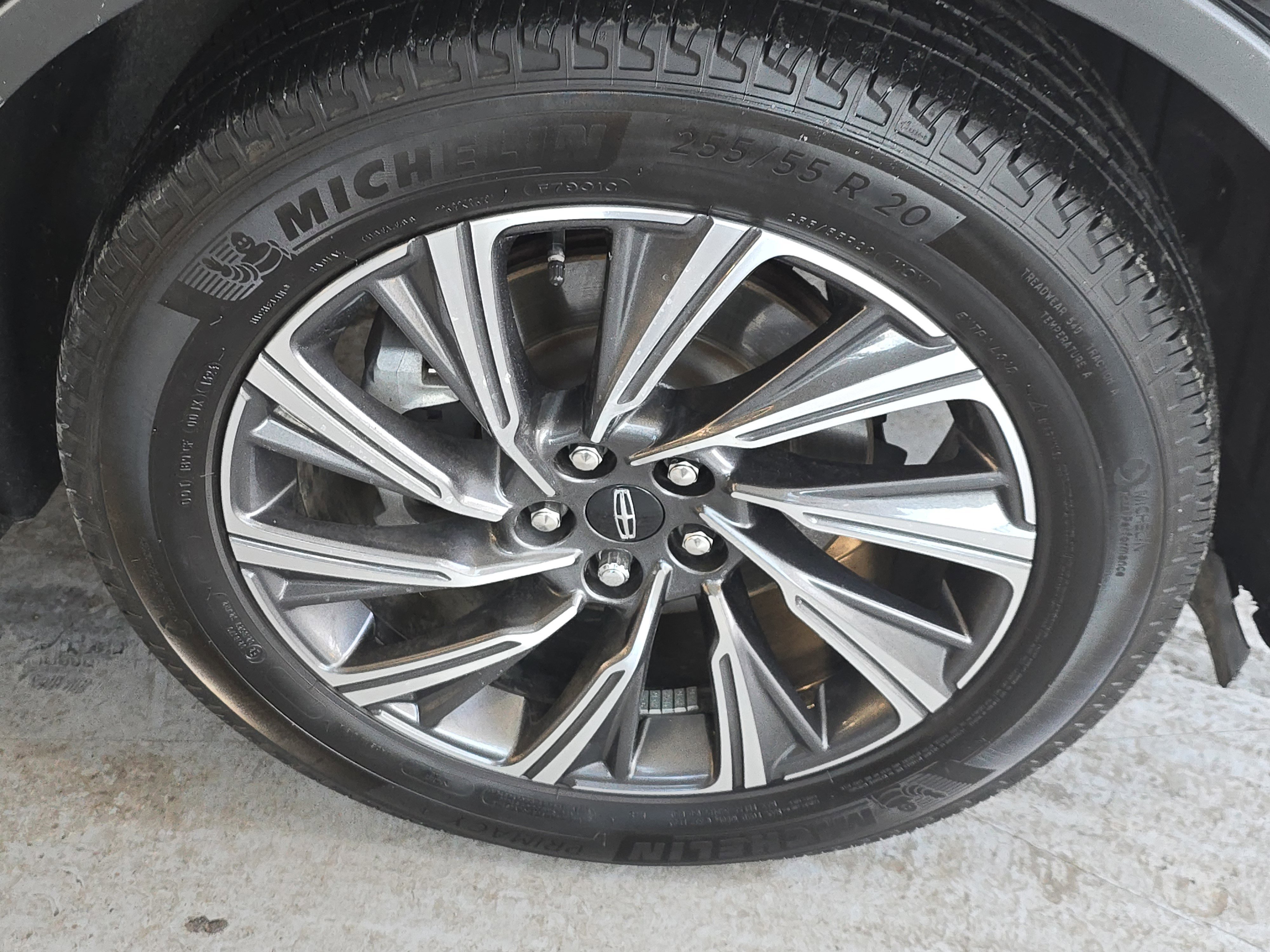 Used 2025 Lincoln Aviator AWD image 13