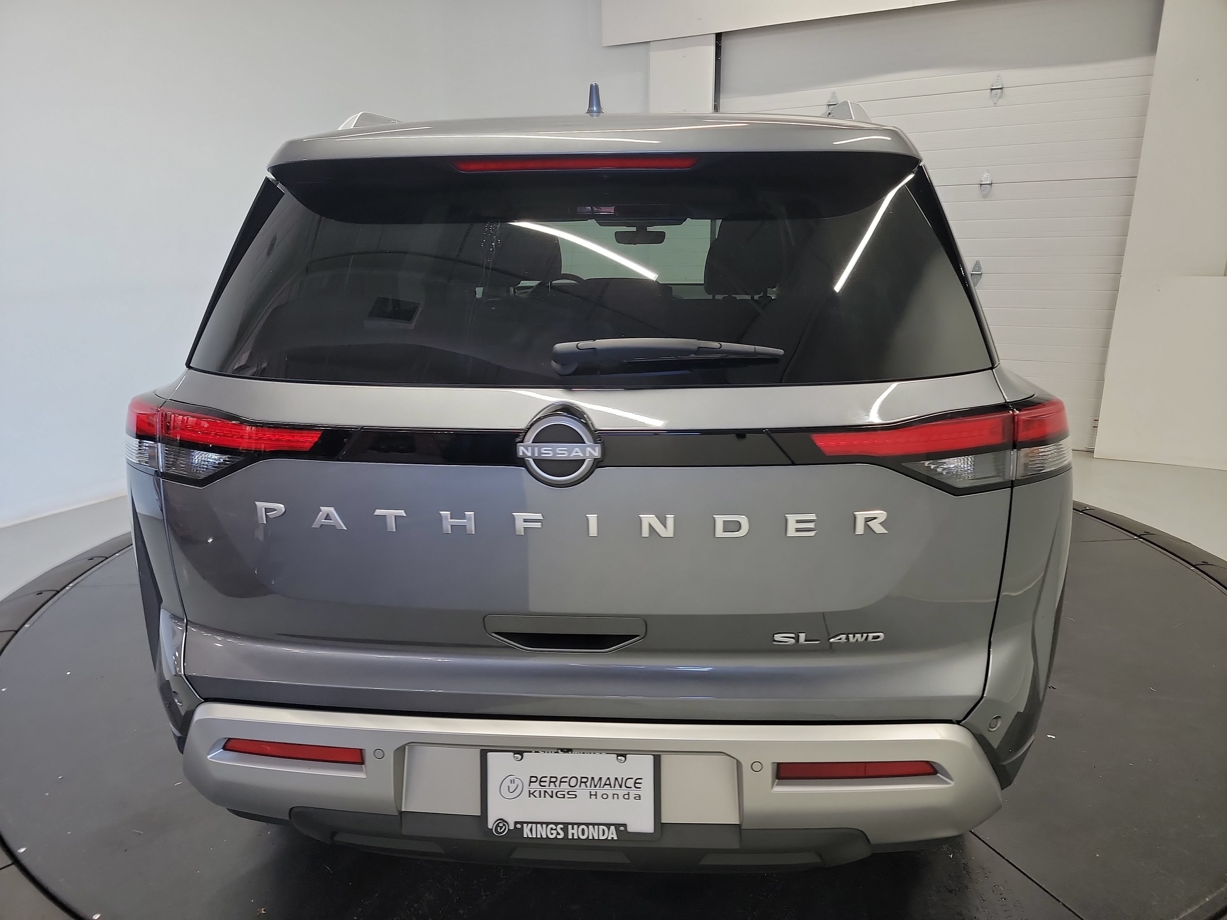 Used 2024 Nissan Pathfinder SL AWD/4WD image 8
