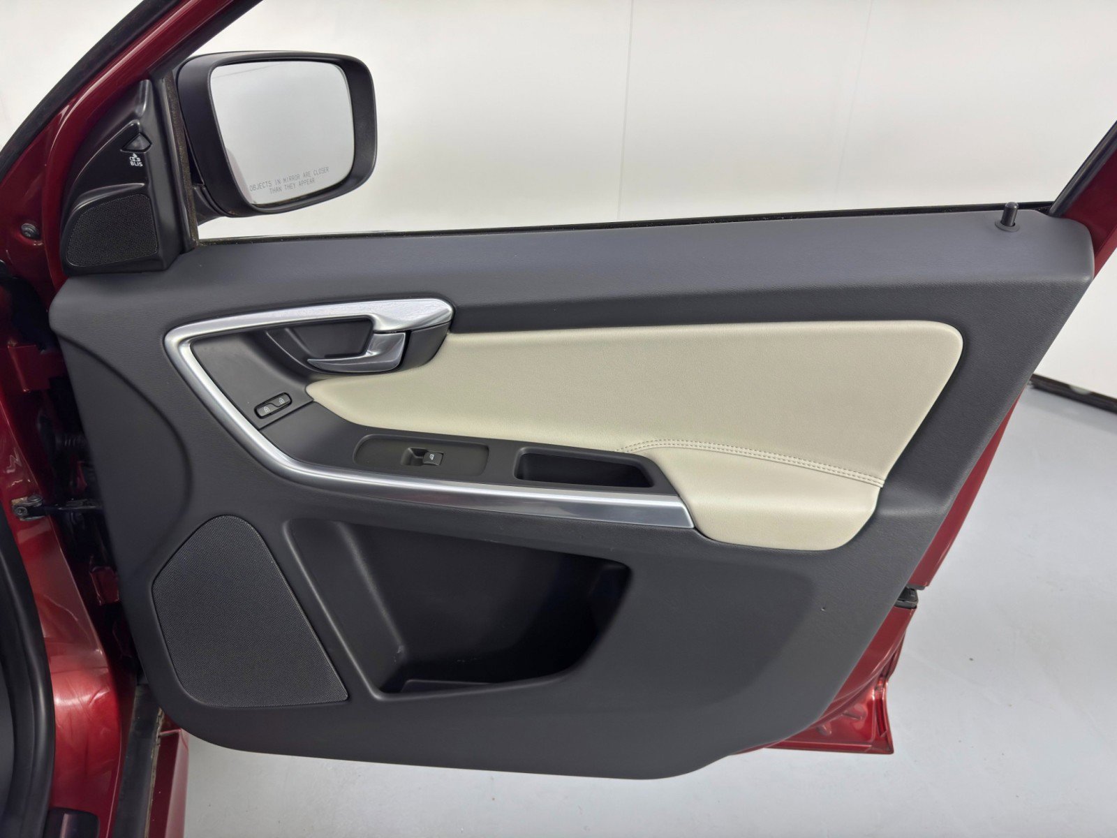 Used 2017 Volvo XC60 T5 Dynamic w/ Preferred Option Package image 42