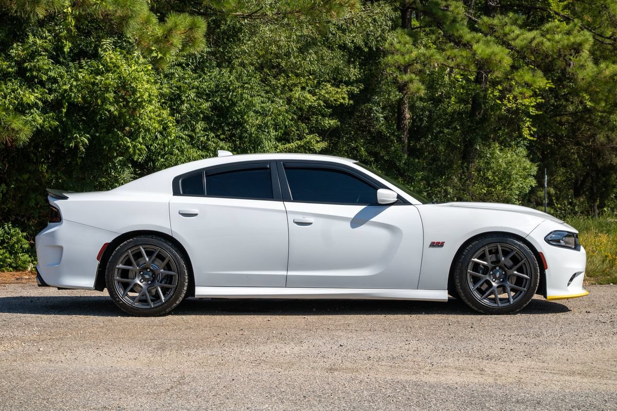 Used 2019 Dodge Charger Scat Pack w/ Technology Group RWD image 5