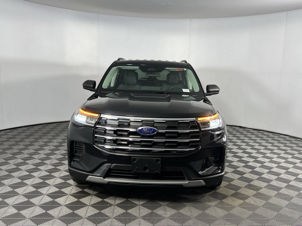 Used 2025 Ford Explorer Active image 13