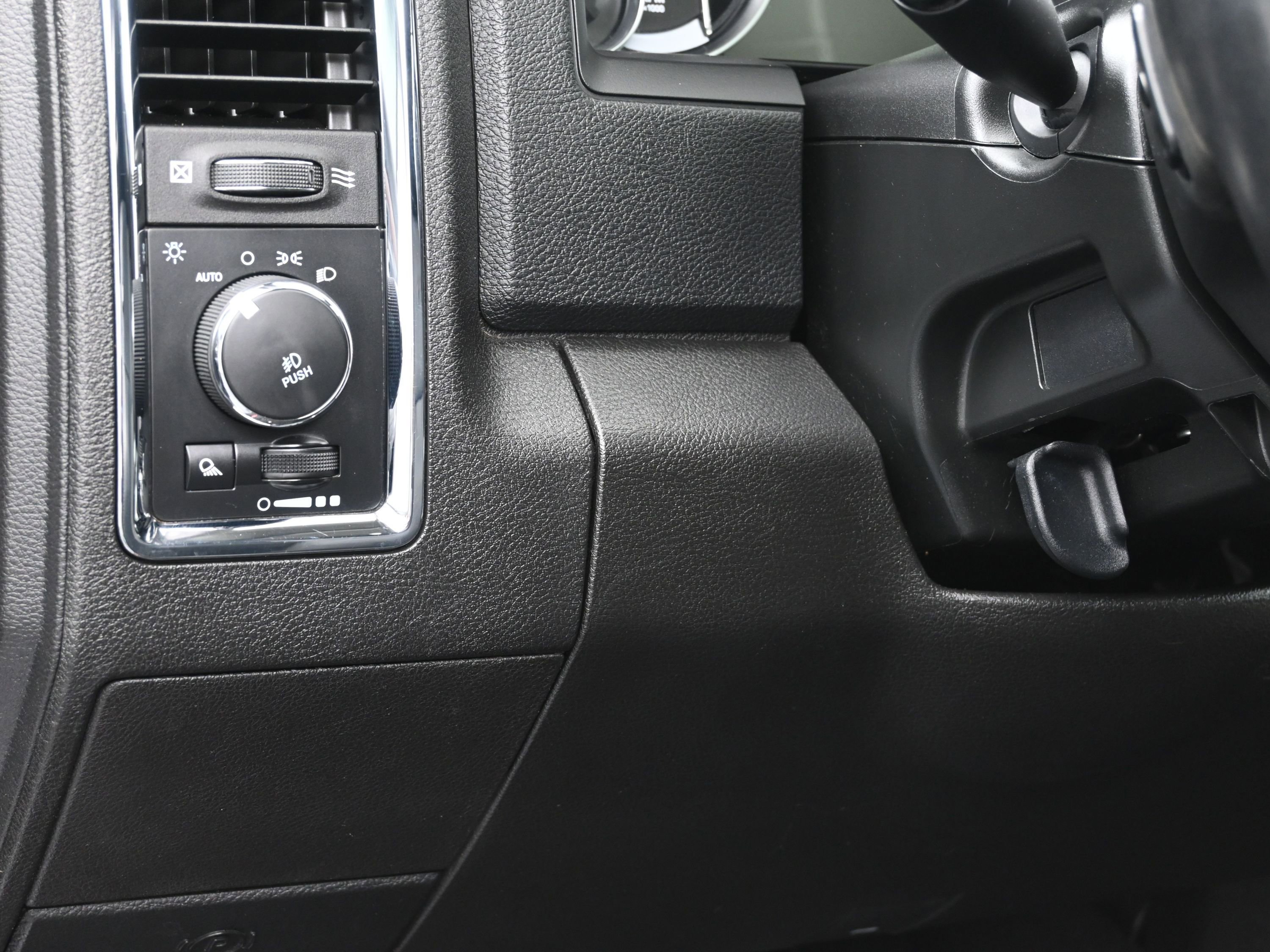 Used 2018 RAM 2500 Laramie w/ Off Road Package AWD/4WD image 23
