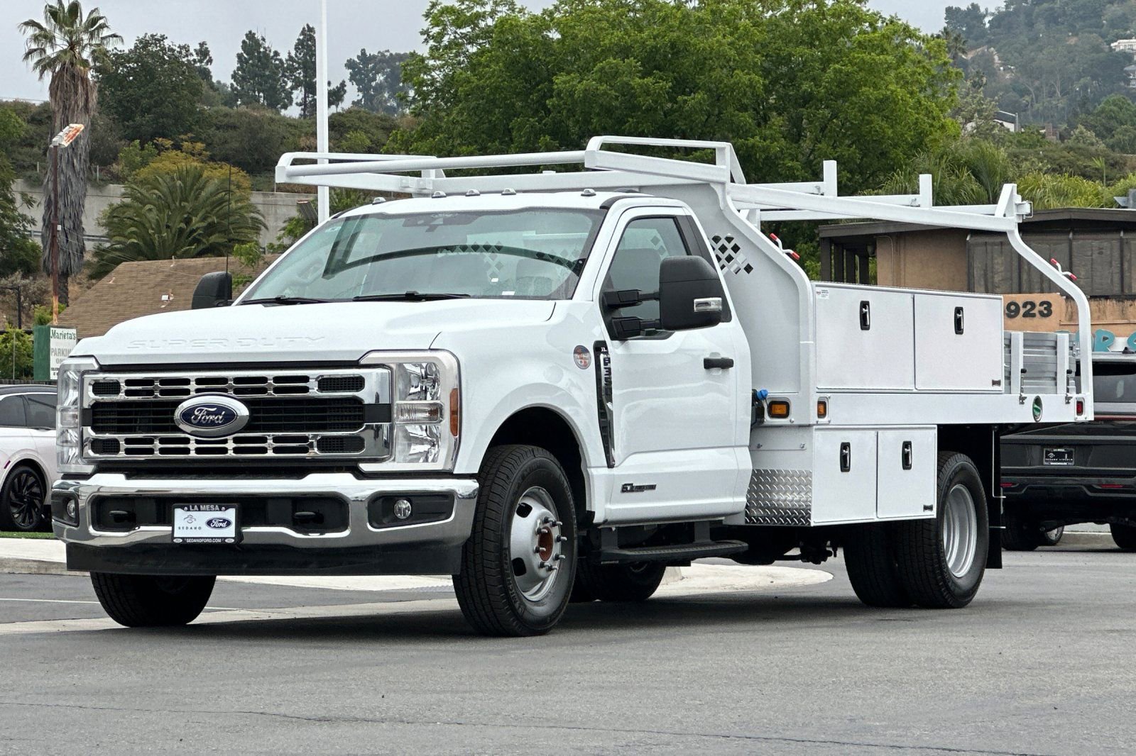 New 2025 Ford F350 XL w/ XL Chrome Package RWD image 7