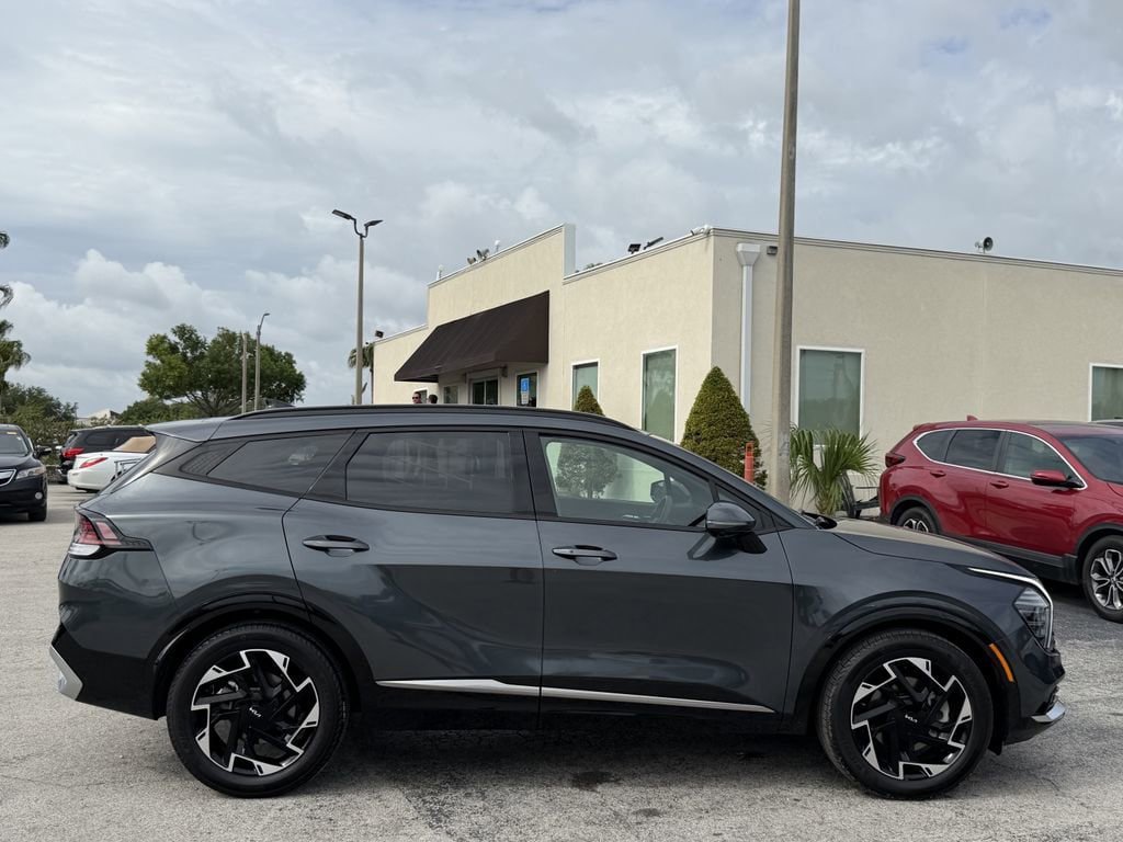 Used 2025 Kia Sportage SX FWD image 4
