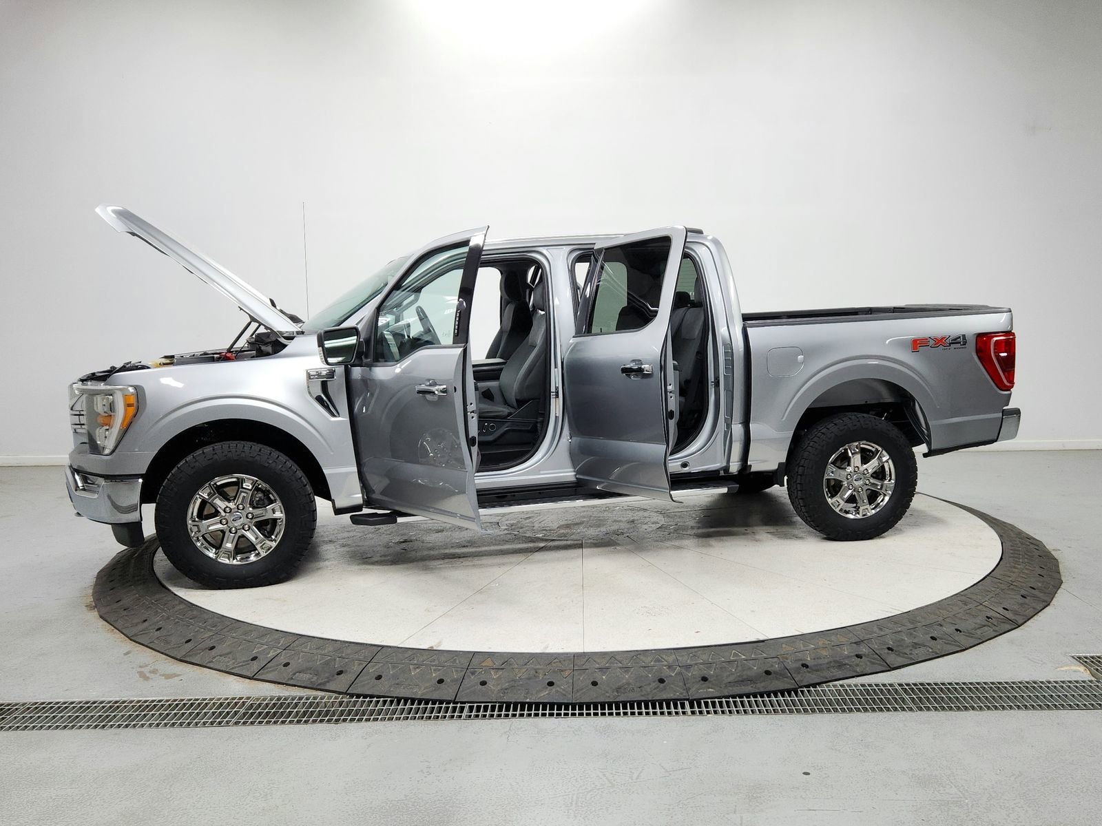 Used 2021 Ford F150 XLT w/ Equipment Group 302A High image 12