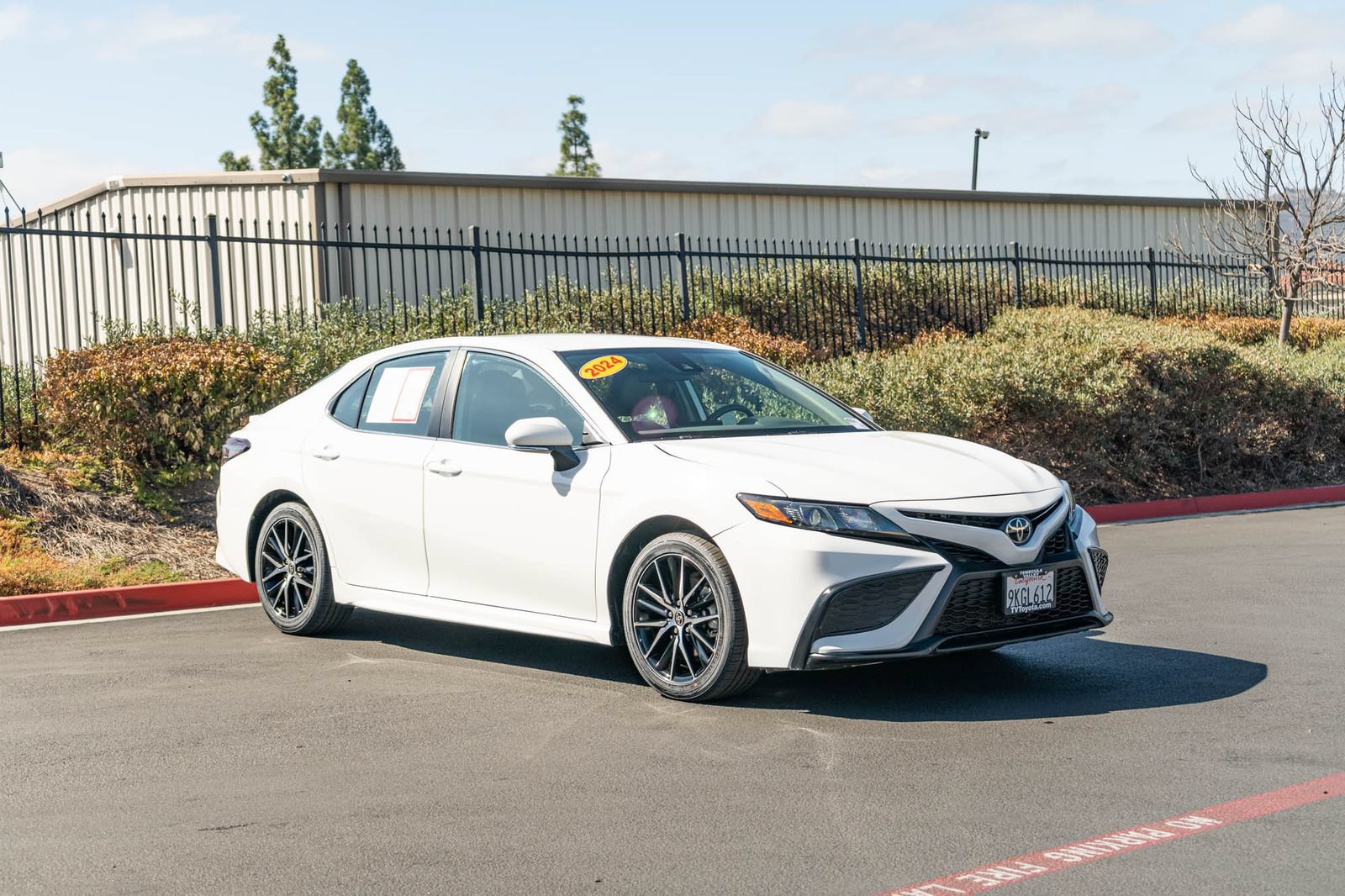 Certified 2024 Toyota Camry SE FWD image 3