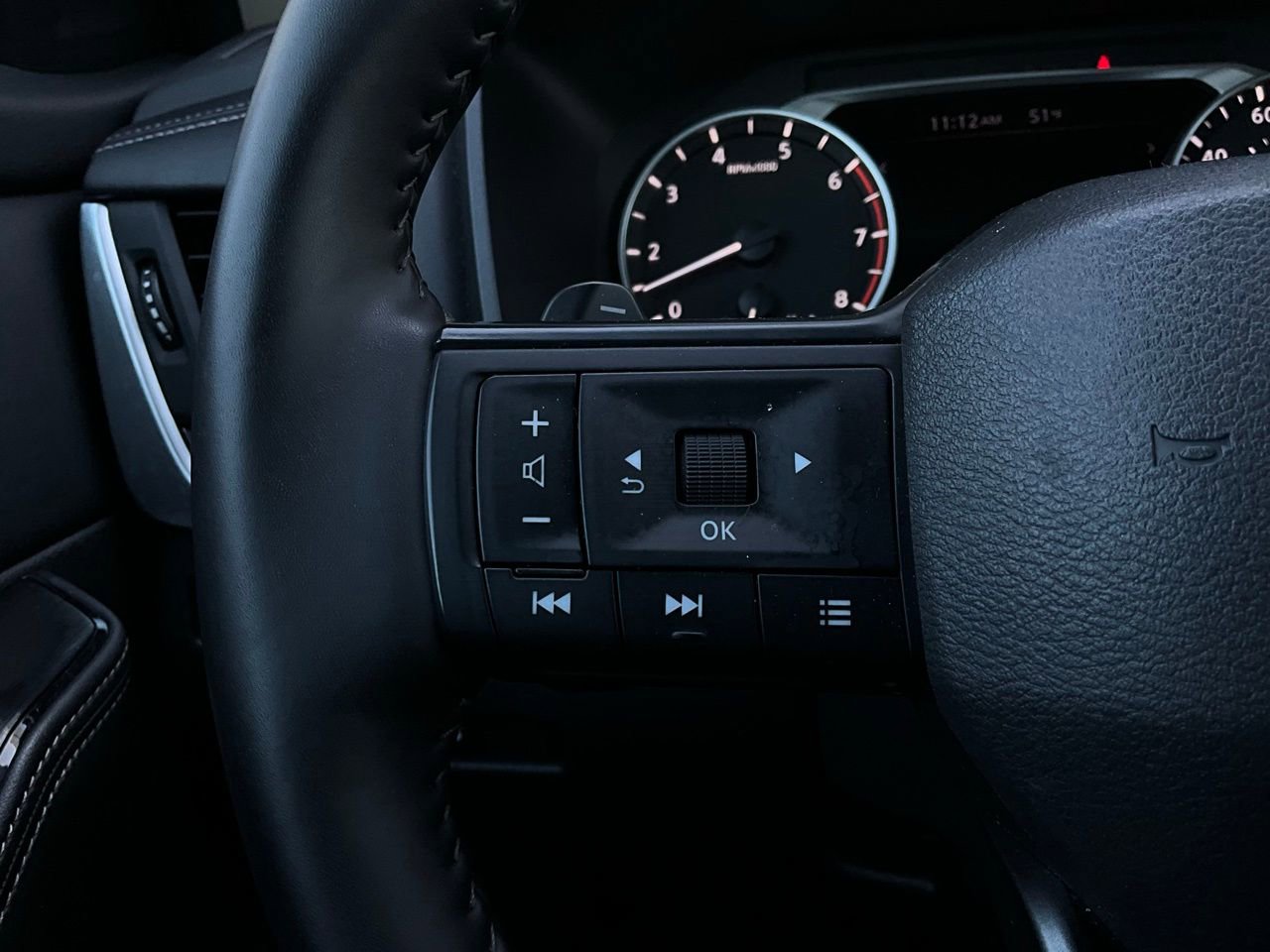 Used 2025 Nissan Rogue SV image 33