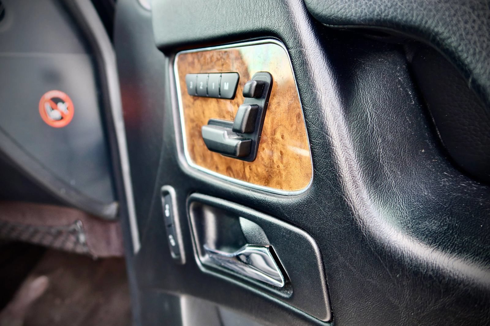 Used 2014 Mercedes-Benz G 550 image 25