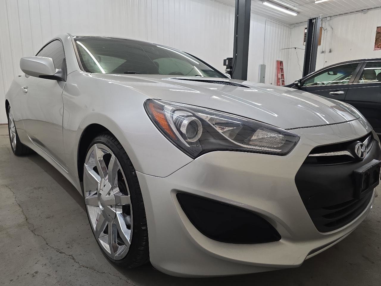 Used 2013 Hyundai Genesis 2.0T image 19