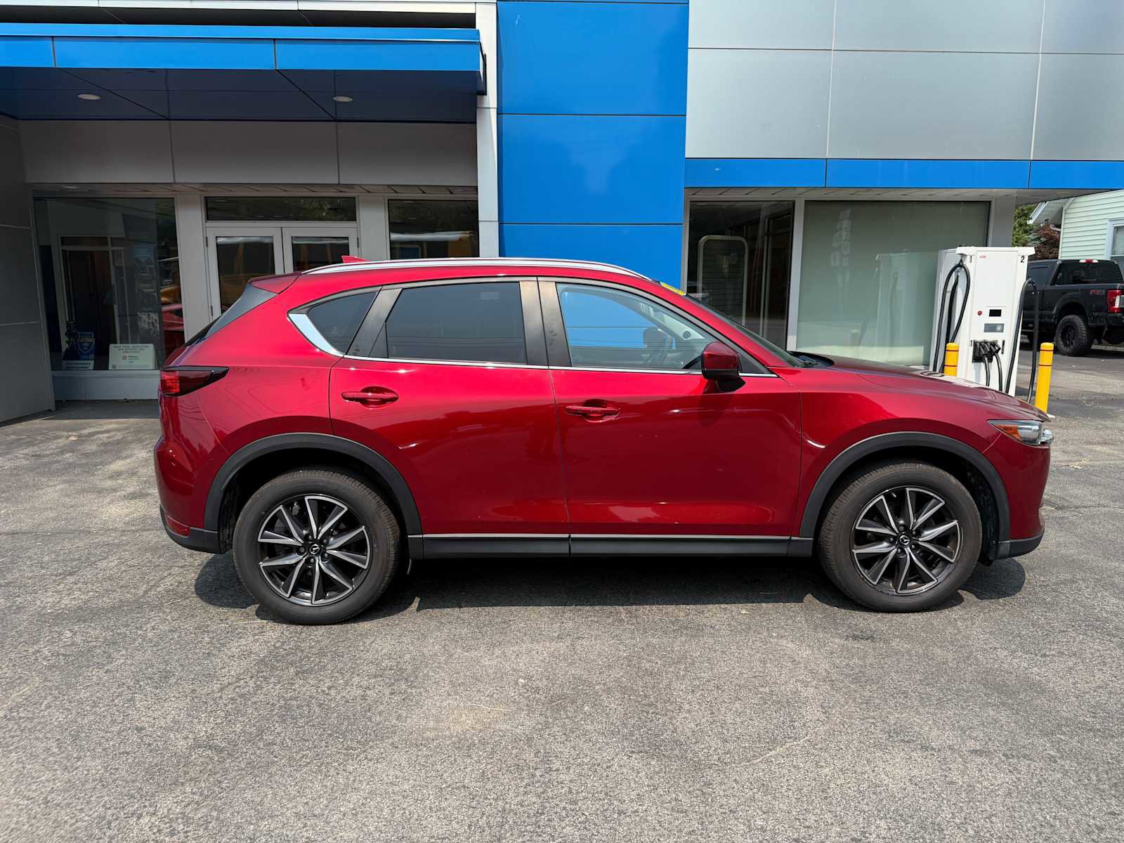 Used 2018 MAZDA CX-5 Touring w/ Preferred Equipment Package image 4