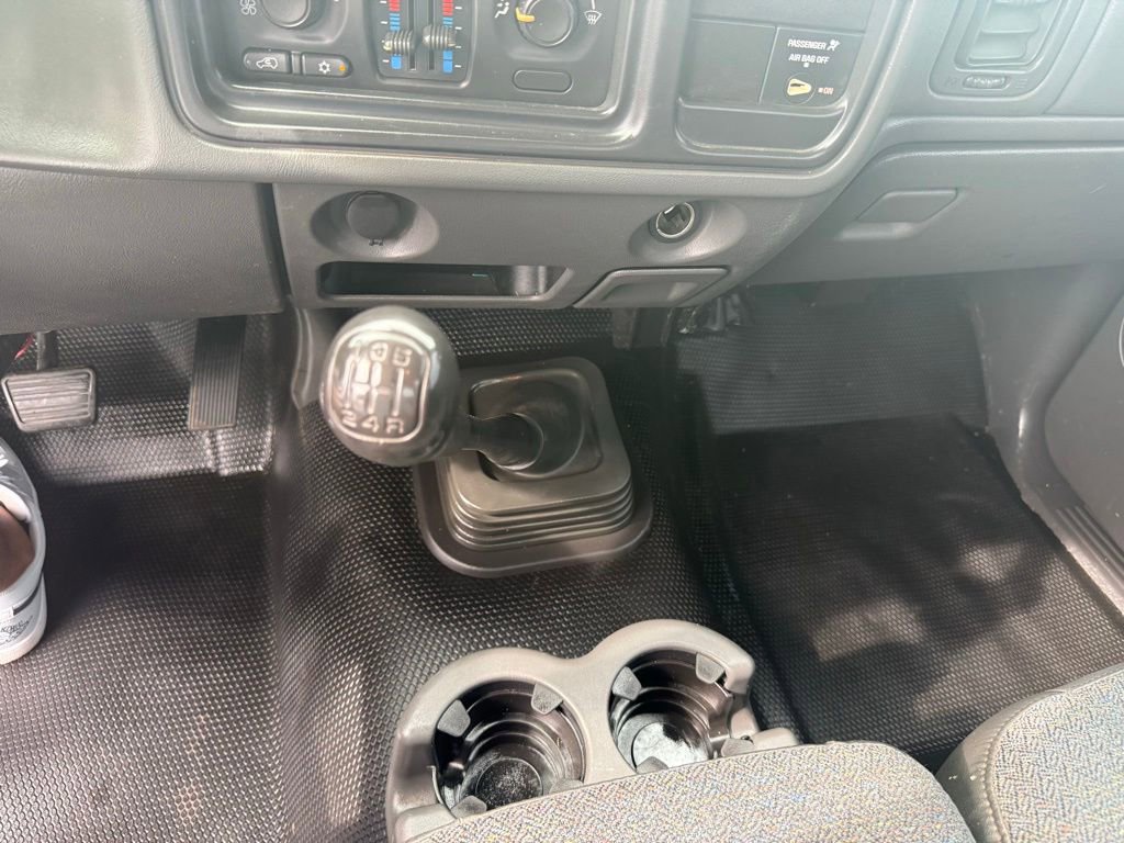 Used 2007 GMC Sierra 2500 W/T RWD image 16