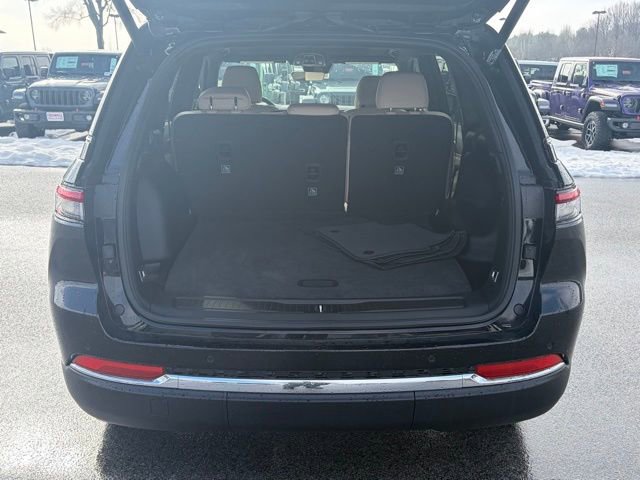 New 2025 Jeep Grand Cherokee Limited AWD/4WD image 7