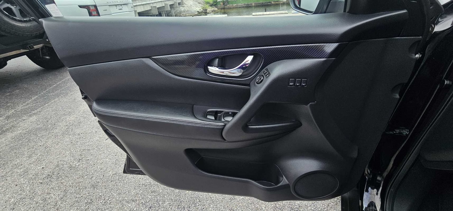 Used 2020 Nissan Rogue SL FWD image 8