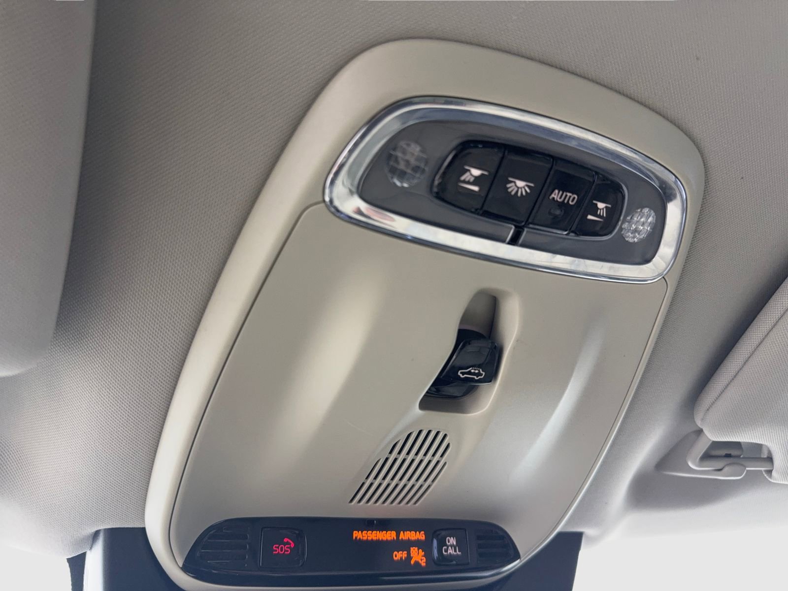 Used 2019 Volvo XC90 T5 Momentum w/ Multimedia Package image 32