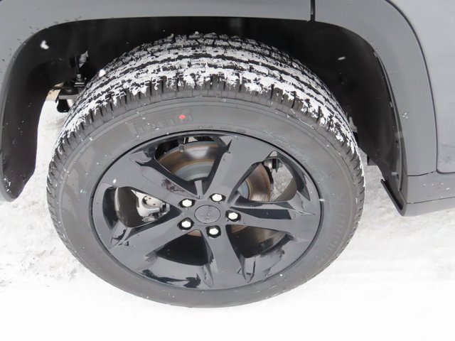 New 2025 Jeep Grand Cherokee Limited w/ Black Appearance Package image 14