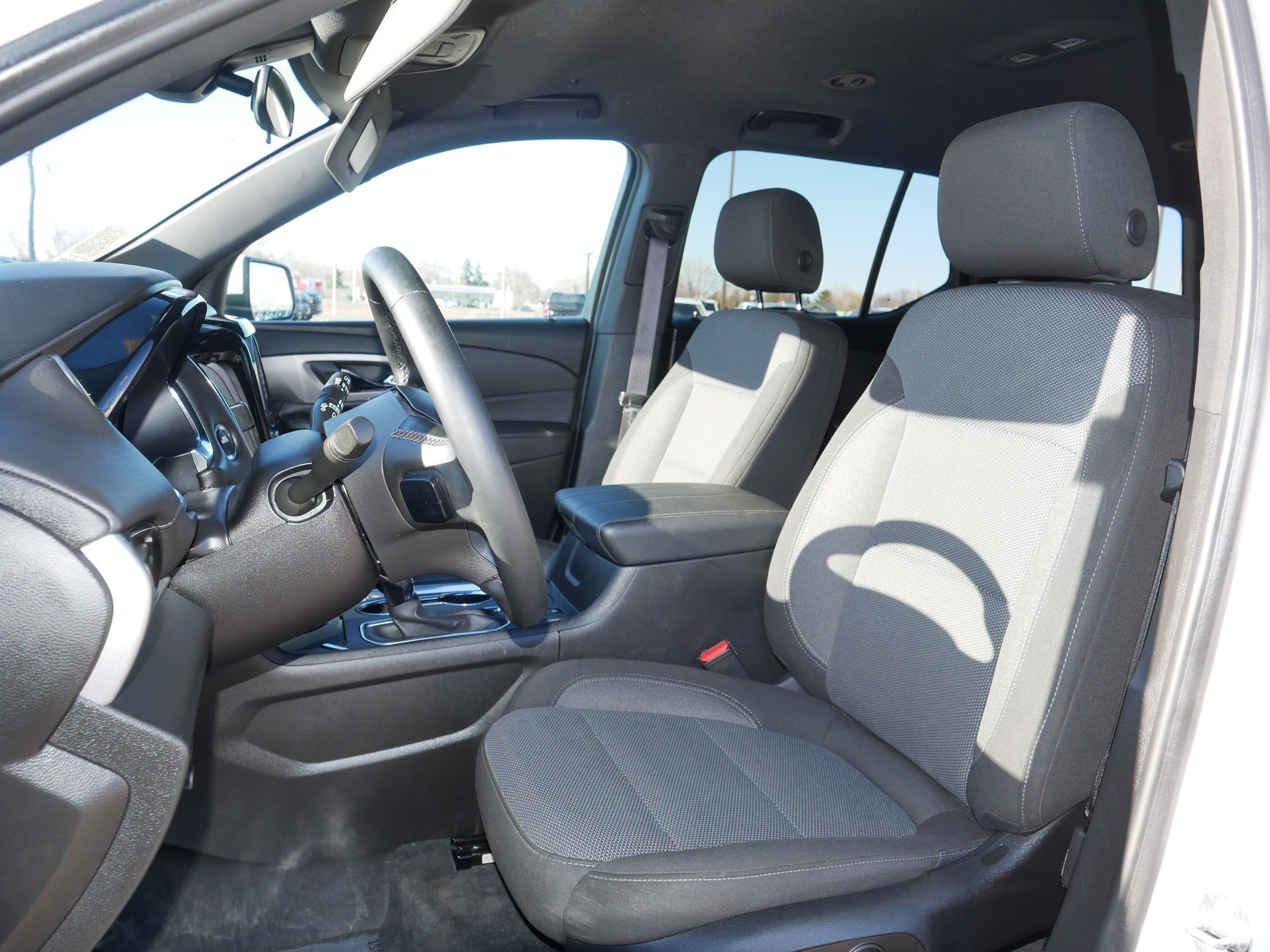 Used 2023 Chevrolet Traverse LT image 34