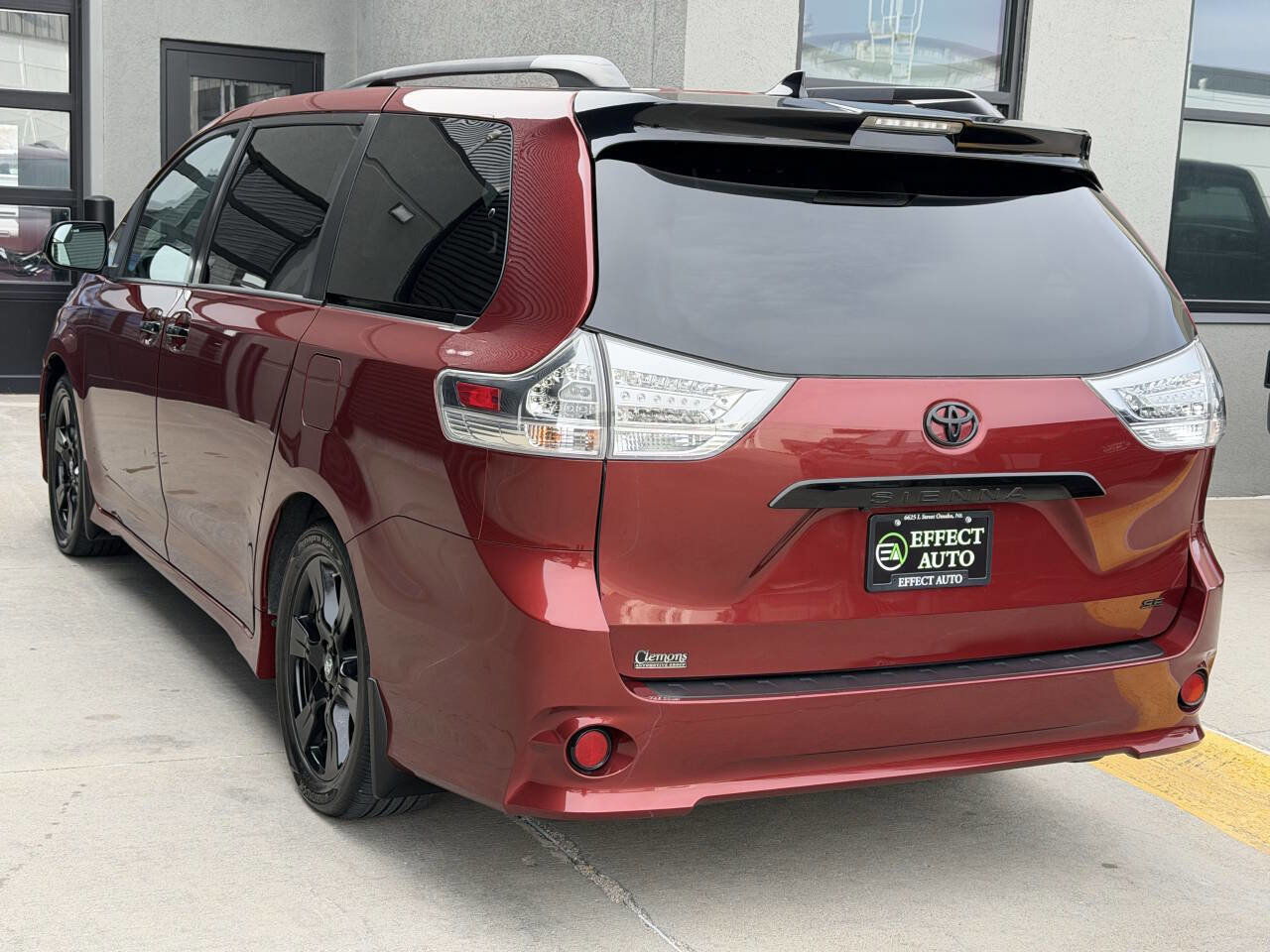 Used 2020 Toyota Sienna SE FWD image 8