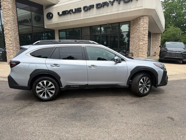 Used 2025 Subaru Outback Touring AWD/4WD image 8