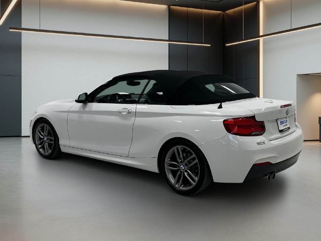 Used 2018 BMW 230i Convertible RWD image 3
