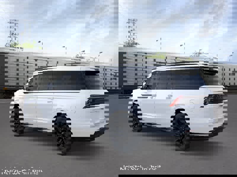 New 2026 Lincoln Navigator L Reserve AWD/4WD image 4