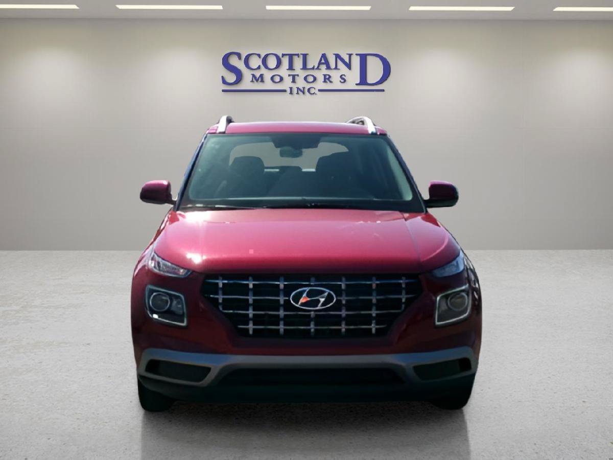 Used 2025 Hyundai Venue SEL FWD image 3