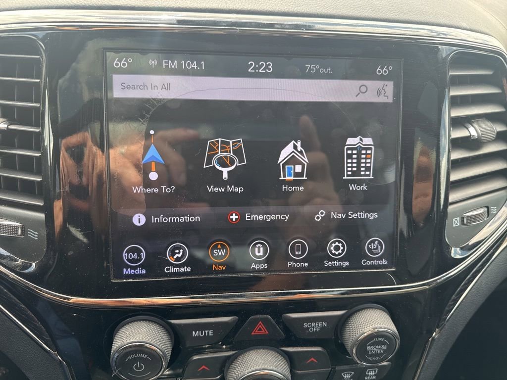 Used 2020 Jeep Grand Cherokee High Altitude AWD/4WD image 11