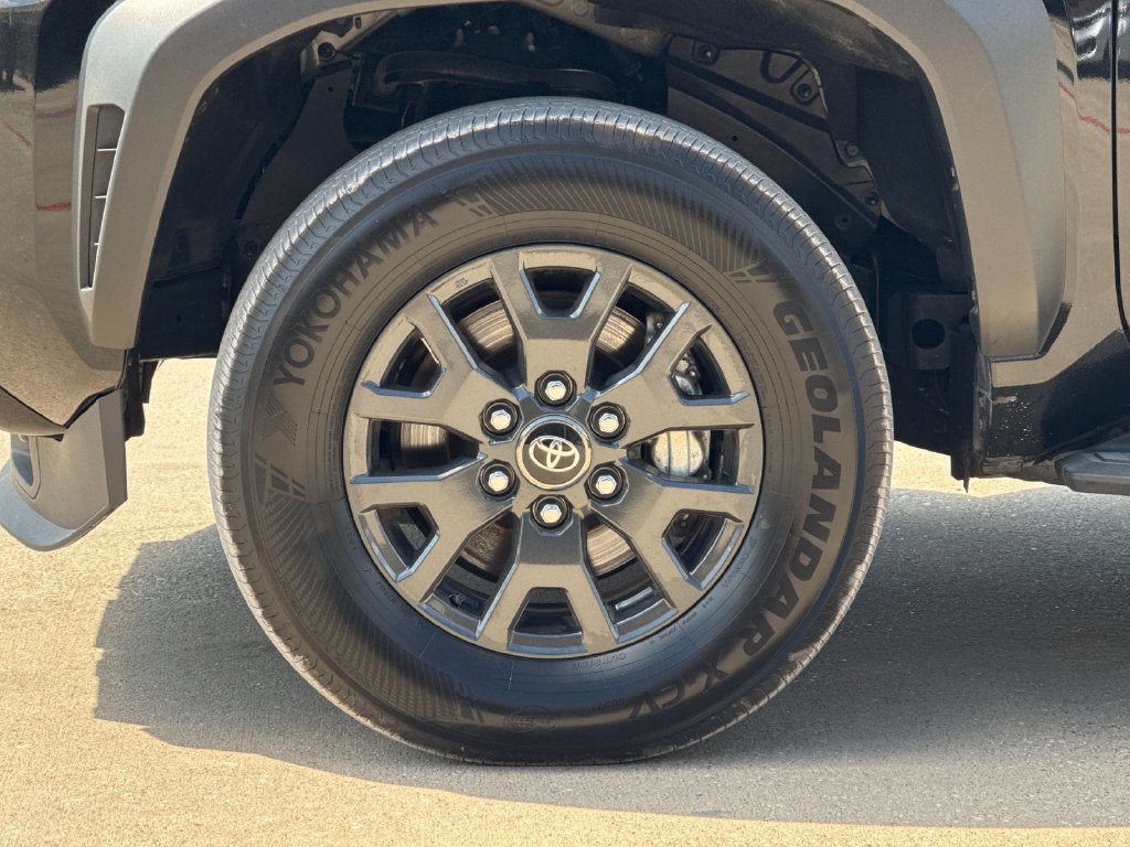 Certified 2025 Toyota 4Runner SR5 AWD/4WD image 28